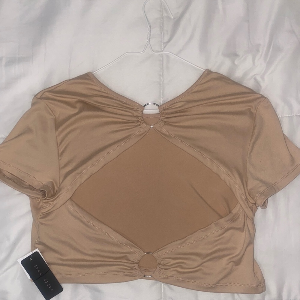 Brand new tan crop top & open back super cute! 🥰